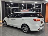 Kia Carnival-5