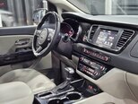 Kia Carnival-12