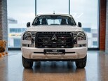 Mitsubishi L200-1