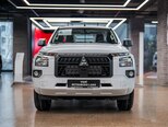 Mitsubishi L200-1