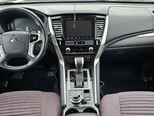 Mitsubishi Pajero Sport-12