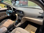 Hyundai Elantra-15
