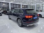 Audi Q7-6