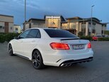 Mercedes E 220 d-3