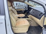 Kia Carnival-11