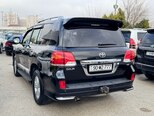 Toyota Land Cruiser-6