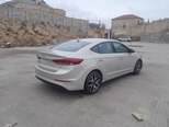 Hyundai Elantra-4