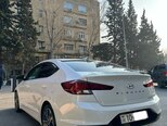 Hyundai Elantra-4