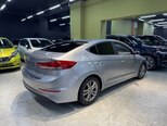 Hyundai Elantra-11