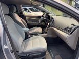 Hyundai Elantra-15