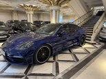 Porsche Panamera-4
