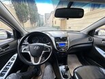 Hyundai Accent-11