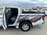 Mitsubishi L200-16