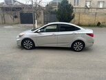 Hyundai Accent-12