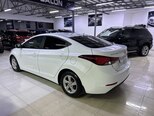 Hyundai Elantra-7