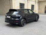 Porsche Cayenne Turbo-5