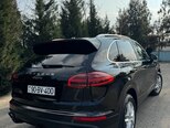Porsche Cayenne-6