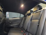 Lexus ES 300h-11