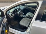 Chevrolet Cruze-12