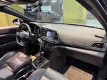 Hyundai Elantra-16