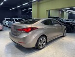 Hyundai Elantra-10