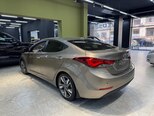 Hyundai Elantra-9