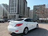 Hyundai Accent-2