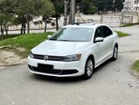 Volkswagen Jetta-1