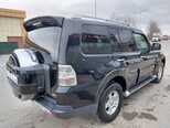 Mitsubishi Pajero-6
