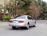 Nissan Maxima-5