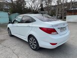 Hyundai Accent-7