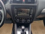 Volkswagen Jetta-10