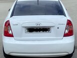 Hyundai Accent-11