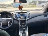 Hyundai Elantra-12