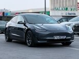 Tesla Model 3-1
