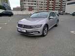 Volkswagen Passat-1