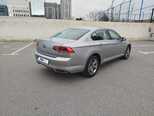 Volkswagen Passat-5