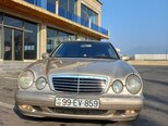 Mercedes E 220 d-3