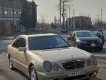 Mercedes E 220 d-2