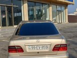 Mercedes E 220 d-6