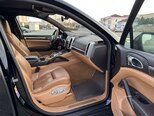 Porsche Cayenne-16