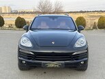 Porsche Cayenne-4