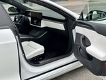 Tesla Model S-15