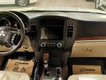 Mitsubishi Pajero-13