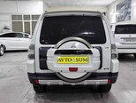 Mitsubishi Pajero-10
