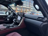 Lexus LX 500d-9