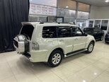 Mitsubishi Pajero-11