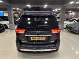Kia Carnival-5