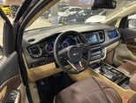 Kia Carnival-9