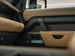 Land Rover Defender-18